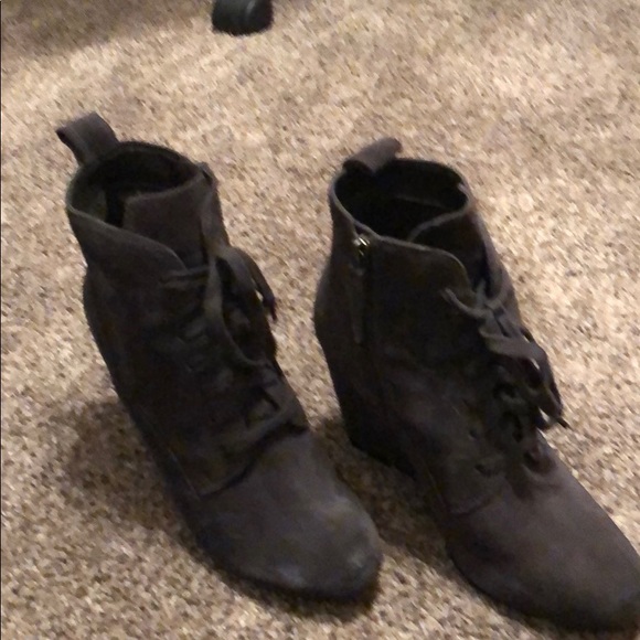 Dolce Vita Shoes - Dolce Vita Gray Suede Wedge Bootie size 8